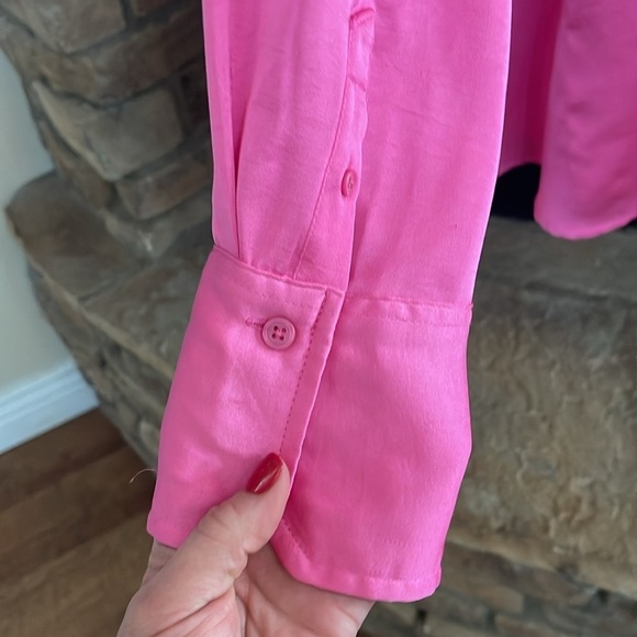 Pink button down blouse. Size is XXL - Picture 4 of 6